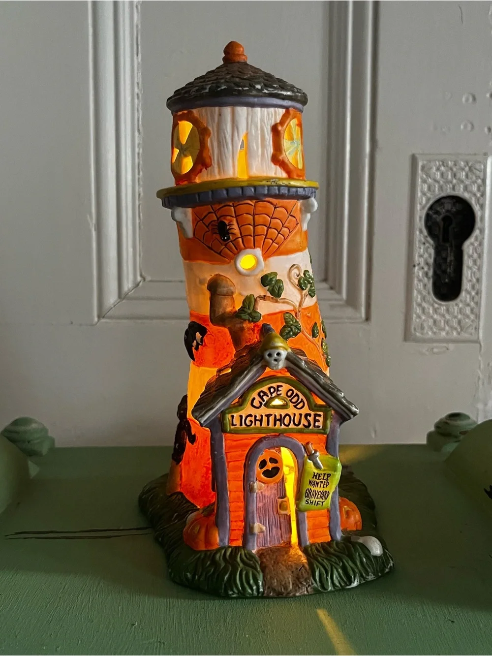 Widwest Halloween Cape Odd 19569-7 Ceramic Haunted Lighthouse Lamp